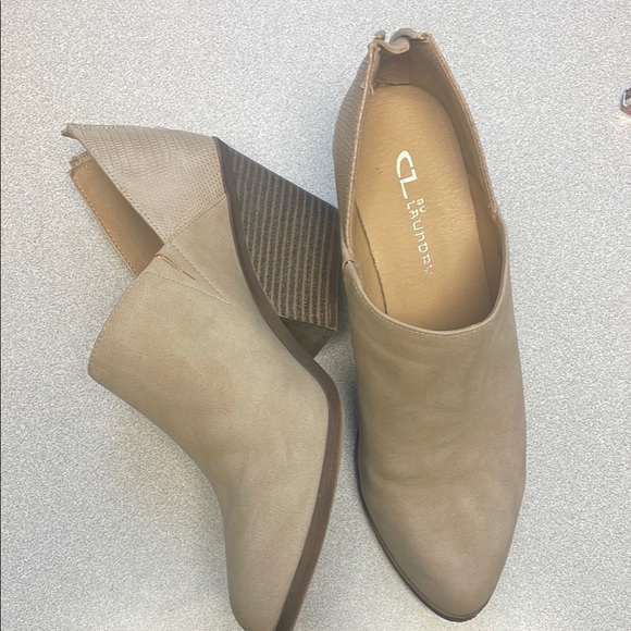 Chinese Laundry cream booties - Picture 1 of 9